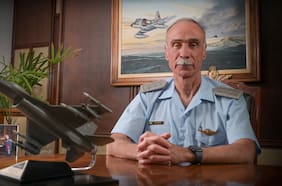 Medio argentino asegura que canciller Quirno habría pedido la salida del jefe de la Fuerza Aérea por dichos sobre el Estrecho de Magallanes