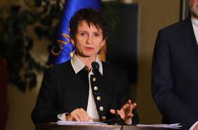 Tohá responde a dichos de Latorre sobre gobierno de Bachelet y dice que está “sentado en el Senado” por reforma electoral de exmandataria