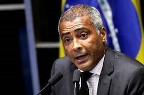 Romario se une a los llamados por la pronta recuperación de Pelé: “Rey, mejora”