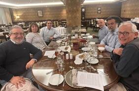 La comida entre representantes del Socialismo Democrático para buscar influir en la propuesta de salud de Jeannette Jara