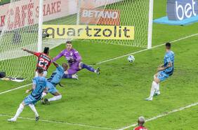 Flamengo de Pulgar remonta ante Paranaense y da el primer golpe en los cuartos de la Copa de Brasil