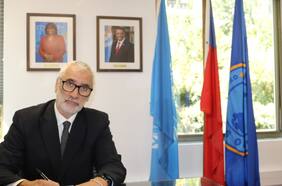 Fernando Leanes, representante de OPS/OMS en Chile: el Covid “sigue siendo una emergencia y se necesita mejorar las coberturas de vacunación”