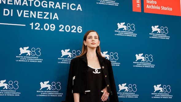 “Mariana Di Girolamo ofrece una interpretación encantadora”: la crítica alaba cinta filmada en Rapa Nui