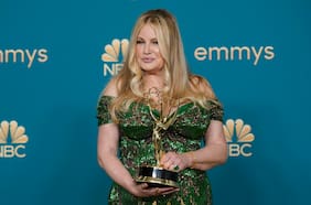 “Mi vida estuvo estancada durante bastante tiempo”: Jennifer Coolidge habla de cómo pasó de eterna actriz secundaria a ser protagonista en Hollywood