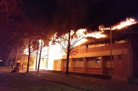 Bomberos controla incendio que afectó a dependencias del Campus San Joaquín de la UC