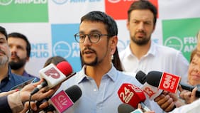 La fisura en el oficialismo que abrió el alcalde de Peñalolén tras arremetida judicial contra subsecretaria Leitao