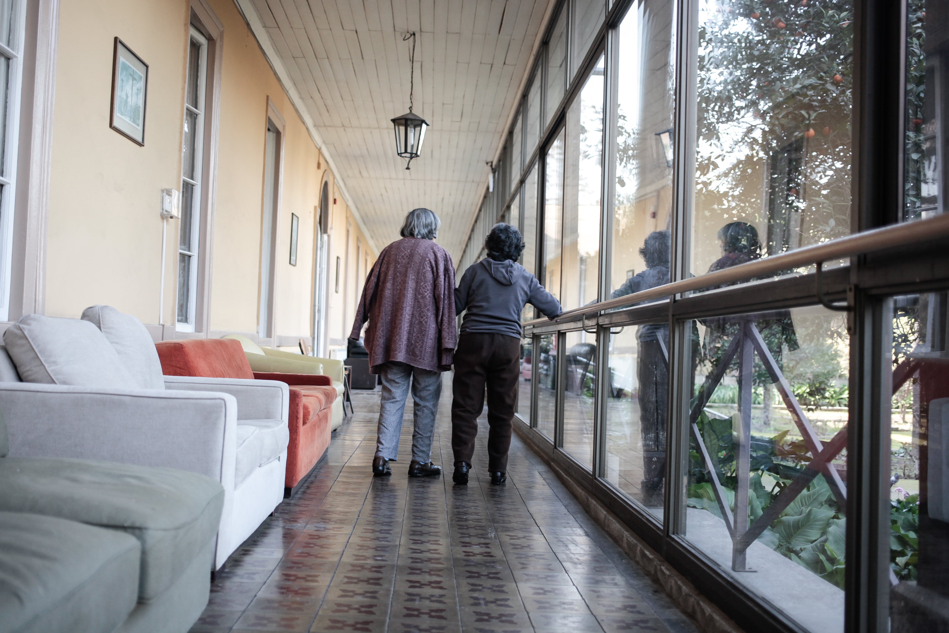 Incendio en hogar de ancianos deja al descubierto un catastro desactualizado de residencias y debilidades del sistema