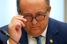 Valencia evita escalar tensión por “silencio” de Fernández y recalca que no corresponde calificar estrategias de defensa