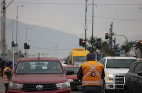 A 40 años de la restricción vehicular en Chile: 2026 registra 116 mil citaciones por circular en días indebidos