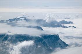 Descubren misteriosas montañas en lo profundo de la Tierra