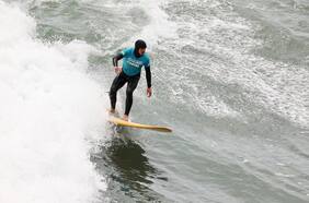 El chileno Rafael Cortéz gana en Pichilemu y asegura medalla en el surf