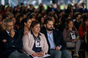 ¿Se enviaron invitaciones? El nuevo enredo con la derecha por ceremonia en que Boric lanzó el Plan de Búsqueda