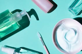 Disruptores endocrinos en cosmética: la silenciosa amenaza a la salud femenina