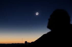 ¿Cómo se verá el eclipse en Santiago y en el resto del país?