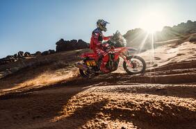 La armada chilena goza de un buen día en el Dakar