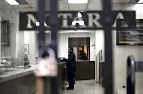 Columna de Claudio Agostini: La casa siempre gana: los notarios otra vez