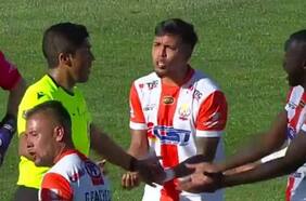 El airado reclamo de Iván Contreras por un penal a favor de Huachipato: “Deberían estar en segunda estos hueones de mierda, ¿tanto los vas a ayudar?”