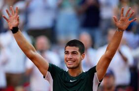 Otra tarde épica: Carlos Alcaraz derrota a Novak Djokovic y suma otra gloriosa jornada en Madrid