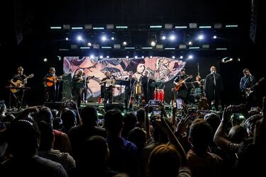 Quilapayún brilla en Lollapalooza con Los Bunkers como invitados de lujo