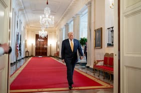 El fastuoso salón de baile con mármol y oro que Trump quiere construir en la Casa Blanca