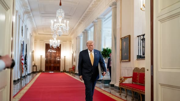 Trump apuesta por las estatuas: levantará una de Cristóbal Colón en la Casa Blanca y otra suya en la sede de la cumbre del G20 en Miami