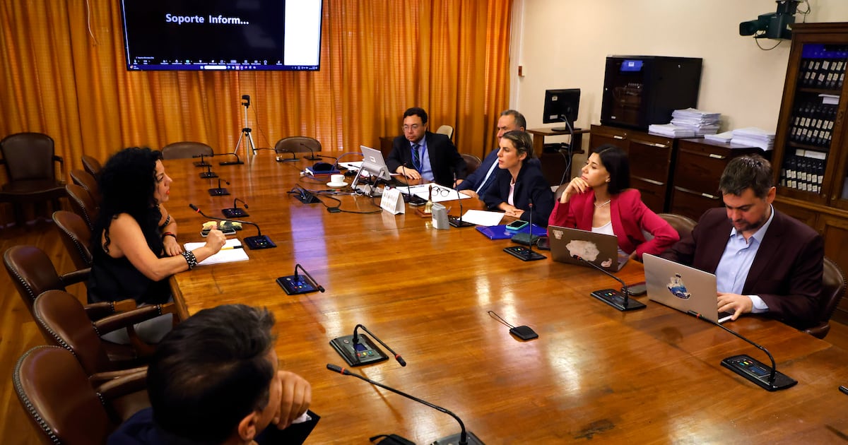 Acusación Constitucional contra Diego Simpertigue: El Juicio que Divide a la Justicia Chilena