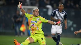 La pesadilla que vive Santiago Mele en Argentina, el arquero que rechazó a Colo Colo para fichar en Independiente