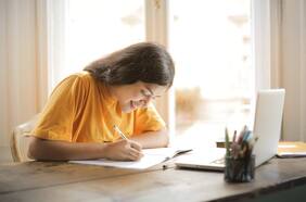 Cómo es la técnica Feynman, el método creado por un Nobel para aprender cualquier cosa