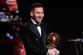 La leyenda está más vigente que nunca: Lionel Messi levanta el séptimo Balón de Oro de su carrera