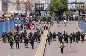 Boluarte decreta estado de emergencia nacional mientras protestas afectan a 13 de 24 regiones de Perú