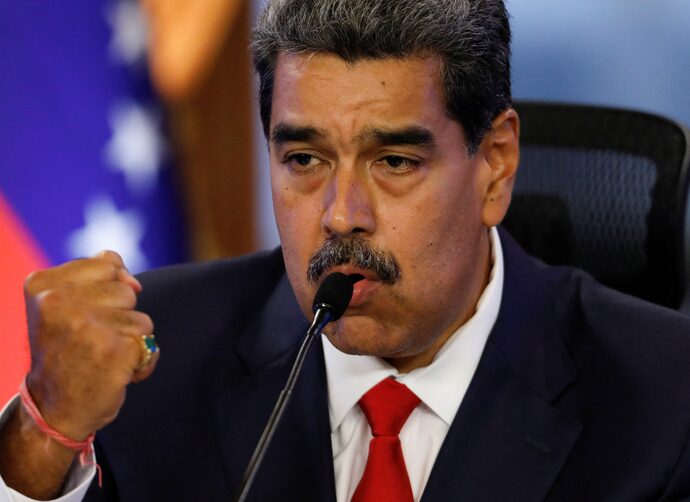 Maduro advierte supuesto atentado en Caracas en protestas de este sábado y apunta a líder opositora María Corina Machado - La Tercera