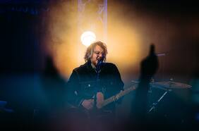 Jeff Tweedy de Wilco: “Mucha música de hoy es conformista, refleja que solo te quedas con la primera impresión”