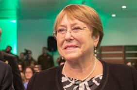 Bachelet refuerza sus razones para rechazar proyecto de Constitución: “Tiene hermosos titulares, pero también letra chica”