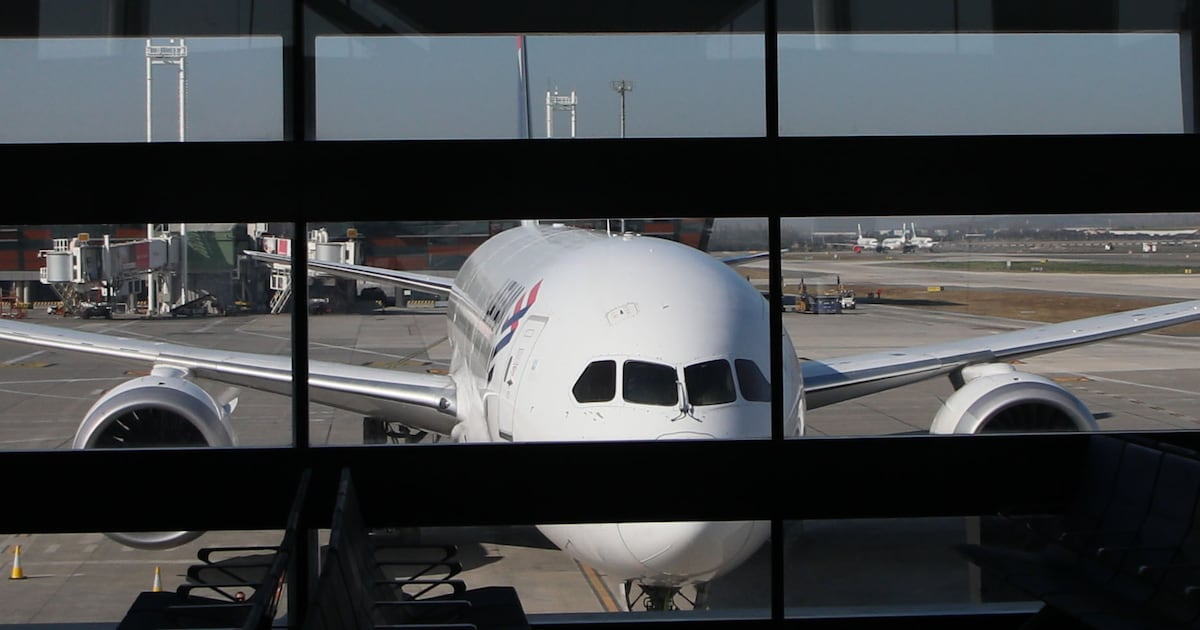 CHOQUE EN SANTIAGO: Aviones colisionan en aeropuerto