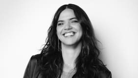 Escritora mexicana Valeria Luiselli regresa a Chile con su esperada nueva novela “Principio, medio, fin”