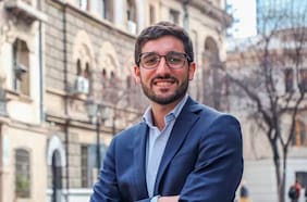 Asesor de Jara dice que recorte fiscal de Kast solo se alcanzaría cerrando el programa de alimentación escolar