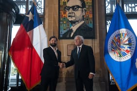 Presidente Boric inaugura placa en memoria de Salvador Allende en la OEA