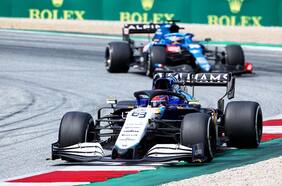 Russell quería el primer punto de la temporada, pero en su lugar solo consiguió el abrazo de Alonso...