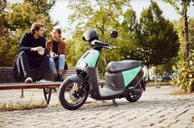 Grupo Kaufmann traerá la marca de motos eléctricas Gogoro a Chile