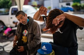 Cómo son las máquinas dispensadoras de antídotos contra las sobredosis en Estados Unidos