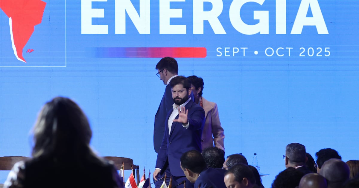 La ofensiva de Boric contra Kast redefine la contienda presidencial: Jara entre la cautela y la distancia