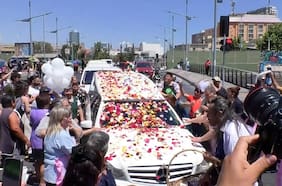 La emotiva despedida de Héctor Noguera: cortejo fúnebre fue homenajeado en Pérgola de Las Flores