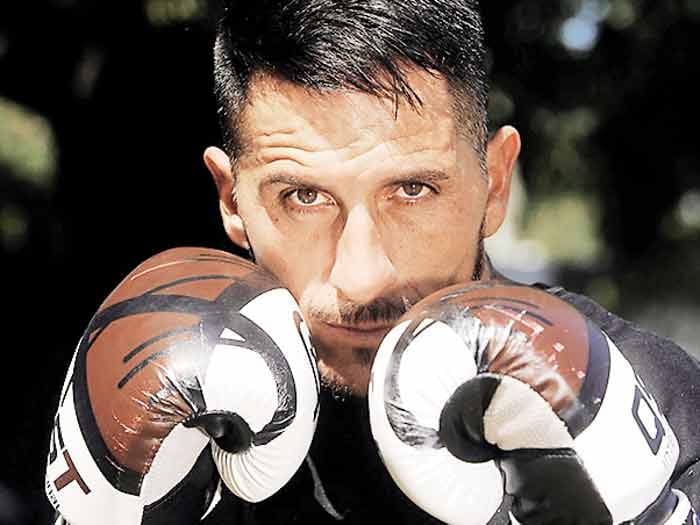 Pablo Migliore como boxeador, una de las facetas que ha explorado después de dejar el fútbol.