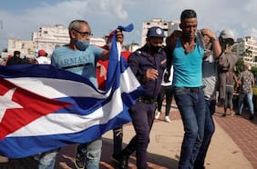 Cuba excarcela a 553 personas detenidas en históricas protestas  antigubernamentales de 2021