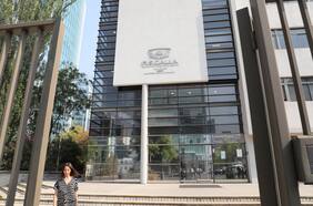 El reservado instructivo de fiscales regionales de la RM que busca dejar en prisión preventiva a extranjeros imputados sin RUT