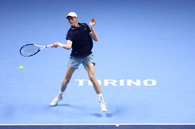 Sinner barre con de Miñaur y obtiene su primer triunfo en el ATP Finals de Turín