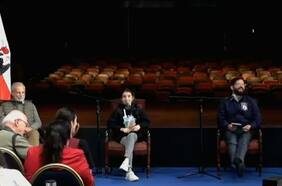 La broma del Presidente Boric que sacó risas en el Día del Libro