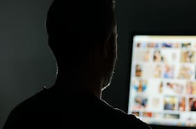 Estudio detecta las 8 razones por la que la gente consume pornografía