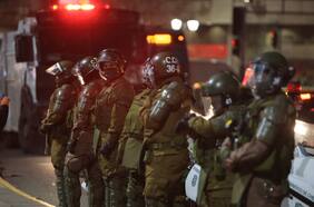 Metro informa cierre de accesos en Línea 1 de estación Baquedano por manifestaciones