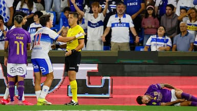 El severo informe del árbitro tras la expulsión contra Clemente Montes en la victoria de la UC frente a Deportes Concepción